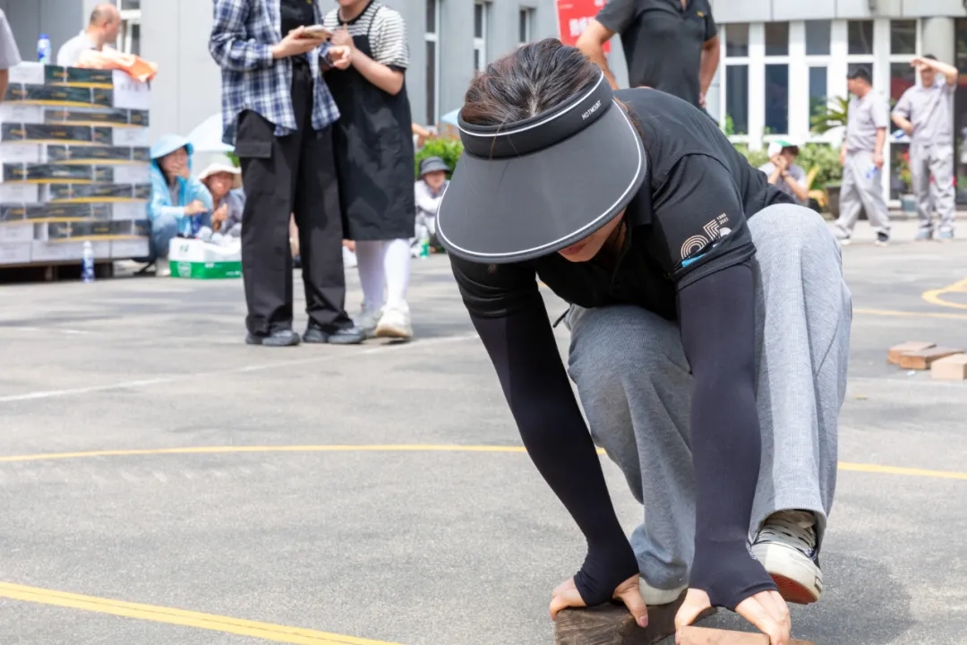 社区盾加时末段再迎强敌；犹他爵士遗憾出局；主帅态度：赛场秩序良好；纪律约束更严格的简单介绍