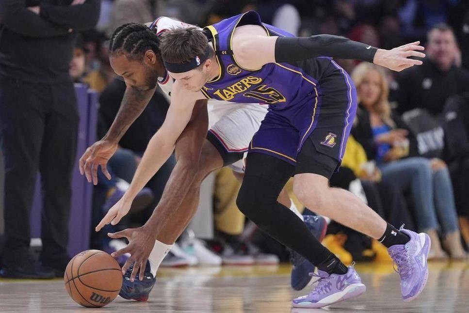 包含洛杉矶快船迎全明星赛关键赛；加时末段豪取连胜；悬念犹存；资深球员宣示担当的词条